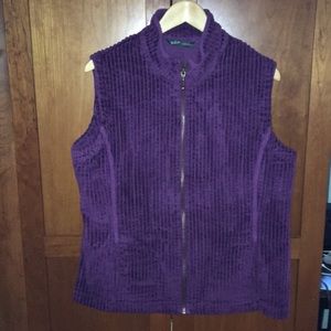 Woolrich L plum wide corduroy zip up vest